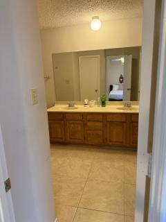 Spacious 2BR Townhome - Richardson - 4