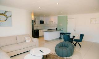 Cozy 1-Bedroom Apartment with Stylish Salon in the Heart of Tangier - Tânger - 0