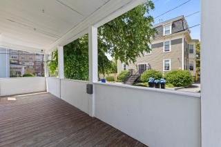 19 Malden 3Br Apt on 2F with WIFi and Free parking with Windows AC - Malden - 5