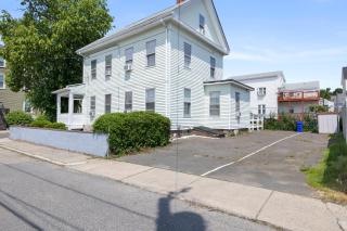 19 Malden 3Br Apt on 2F with WIFi and Free parking with Windows AC - Malden - 3