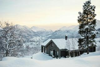 Architect Cabin With Strandafjellet View - 4