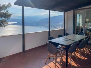 Villa With 180-Degree Views Of The Sea - 9