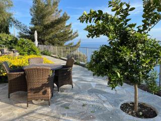 Villa With 180-Degree Views Of The Sea - 6