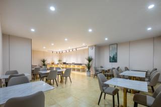 GreenTree Inn Express - 1