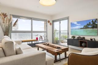 Poleg Beach Seaview Stylish Stay by Sea N' Rent - 9