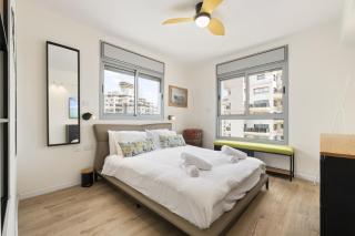 Poleg Beach Seaview Stylish Stay by Sea N' Rent - 7