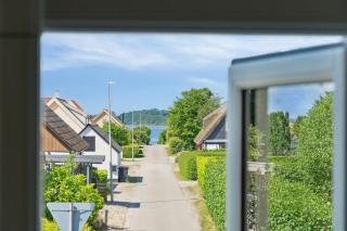 The Yellow Villa Where Sea And Wild Fields Meet - Millinge - 4
