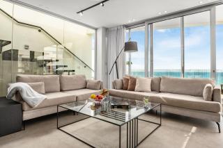 Rooftop Jacuzzi Seafront Penthouse by Sea N' Rent - Haifa - 4
