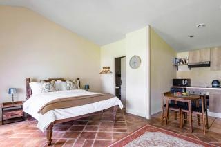 Charming Manor Nestled In Charente Vineyards - 7