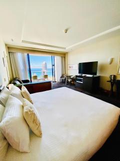 Hotel Room Ocean View Surfers Paradise - Gold Coast - 8