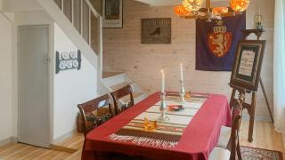 Traditional House With Personal Decor - - 8