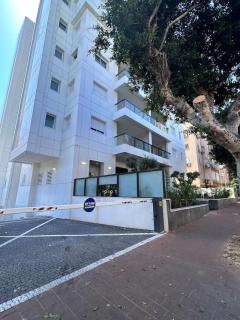 Sea Breeze Netanya Retreat with Mamad by Sea N' Rent - Netanya - 7