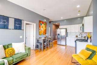 Walk to Chicagos Shops and Eats Bronzeville Duplex - Chicago - 0