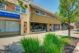 Walk to Train and Bus Updated Chicago Apartment - Chicago - 8