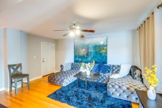 Walk to Train and Bus Updated Chicago Apartment - Chicago - 7