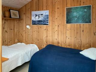 Charming Coastal Retreat With Sea View - 8