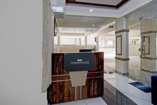 Townhouse SV Hotels - Lingampalli - 0
