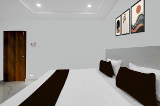 Townhouse SV Hotels - Lingampalli - 2