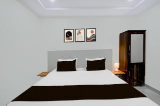 Townhouse SV Hotels - Lingampalli - 3