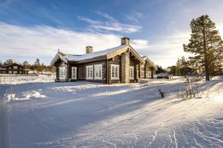 Log Cabin Near Historic Senhovd - 0