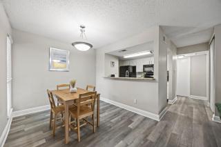 Modern and Cozy 1BR with a Pool - Addison - 8
