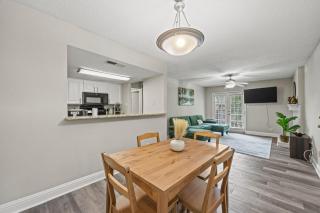 Modern and Cozy 1BR with a Pool - Addison - 7