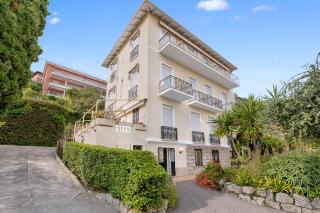 Sea Breeze Garavan Apt Villa New York - Happy Rentals - 3