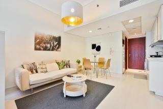 Comfy Studio with Views Near Marina & Burj Al - 5