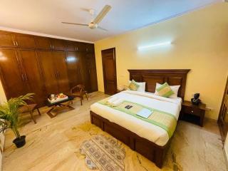 Divine India Studio Room MG Road - Gurgaon - 2