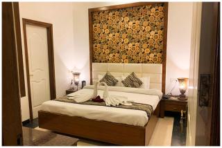 HOTEL Namaskar Near Railway Station - 2 Km From Golden Temple & Jallianwala Bagh - Luxurious rooms With Wifi Facility - Restaurant-Lift-Free Parking Available - A Premium Hotel In Amritsar - 3