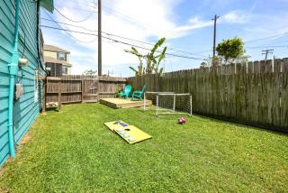Nr Beach Pier Oasis Game Tables Yard Bbq - Galveston - 8