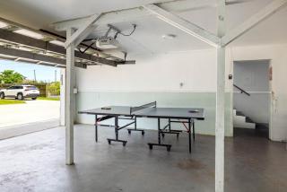Nr Beach Pier Oasis Game Tables Yard Bbq - Galveston - 3