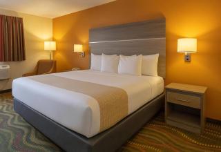 Travelodge by Wyndham Muskegon - Muskegon - 2