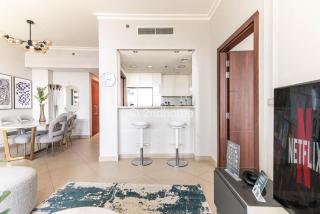 Burj Vista Tower 2, Downtown - Upgarded 2 bedroom - 4