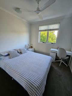 Spacious 2 bedroom apartment next to the river - 5