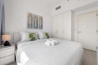 Waves - Stylish Blue Haven near Town Square Park - Dubai - 5