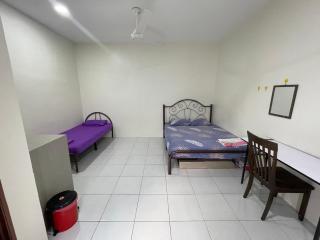 Bilik 3 Katil Single Aircond Pekan - Gua Sai - 7