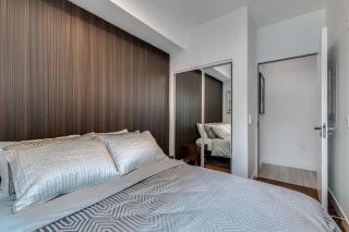 Modern & Luxury Apartment with Full Amenities - Vancouver - 4