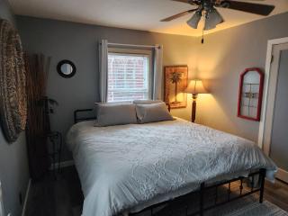 2 1 Cozy Home - Stockton - 8