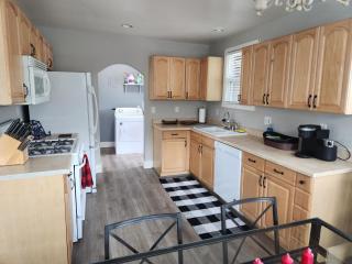 2 1 Cozy Home - Stockton - 2