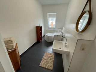 Schönes Apartment mit 2 Schlafzimmern und Balkon - Plauen - 8