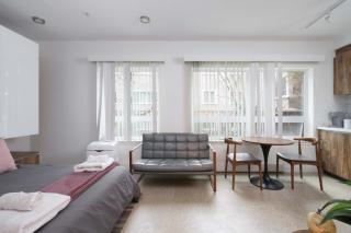 Modern Studio Condo in Central Prime Location - Vancouver - 0