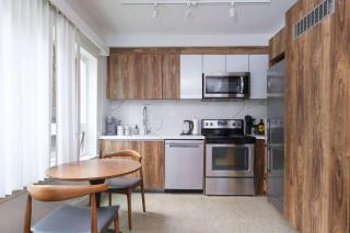 Modern Studio Condo in Central Prime Location - Vancouver - 3