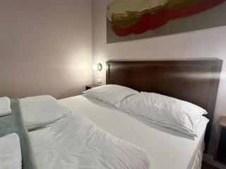1 Aprt & 5 Stylish Hotel Rooms, Comfort & Convenience Combined - Wenen - 4