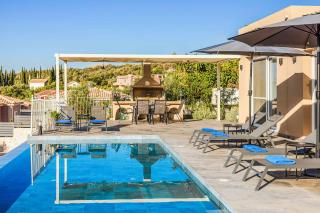 Villa De Famelia - 4