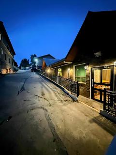 Royal Serviced Cottages - Murree - 9