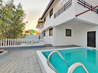 ll EMPYREAN STAY ll SUNFLOWER VILLA ll 3BHK ll AC ll PVT POOL ll FREE WIFI ll - Lonavala - 0