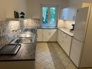 Cozy 2-Bedroom Retreat Near Subway and City Center - 9
