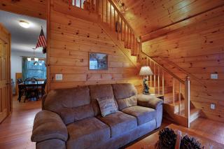 Peaceful Living Minutes from Blue Ridge hot tub pool table - 3