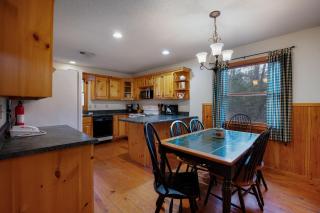 Peaceful Living Minutes from Blue Ridge hot tub pool table - 1